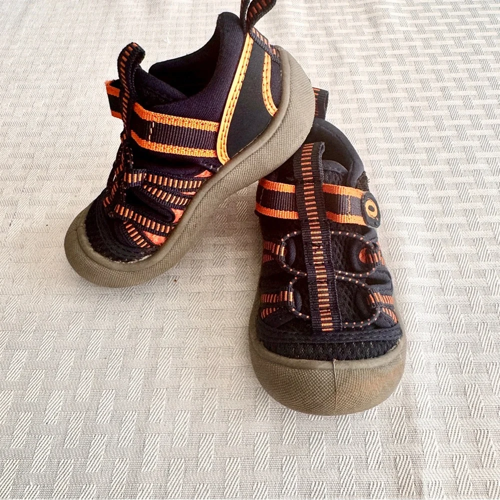 Toddler Water Sandals Black‎ Orange Closed Toe Size 5